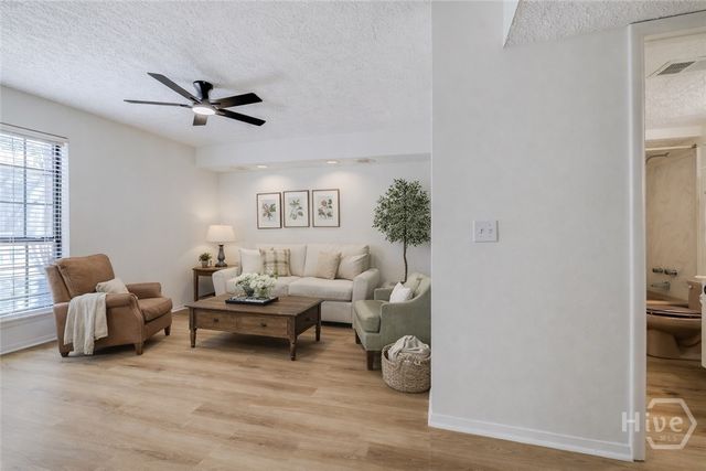 459 Mall Boulevard 122, Savannah, GA 31406