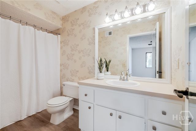 459 Mall Boulevard 122, Savannah, GA 31406