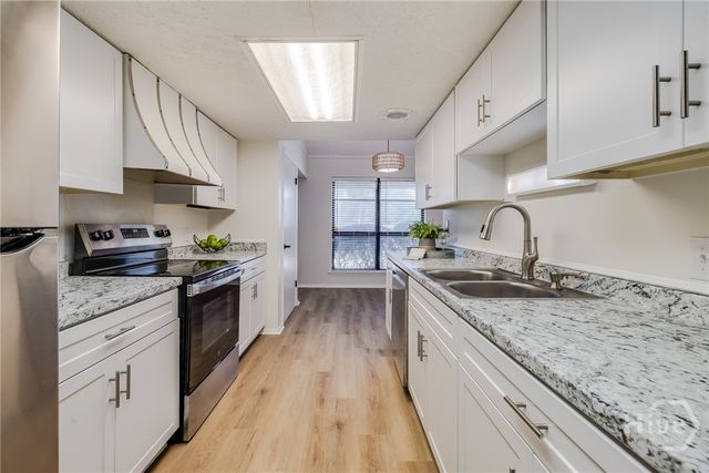 459 Mall Boulevard 122, Savannah, GA 31406