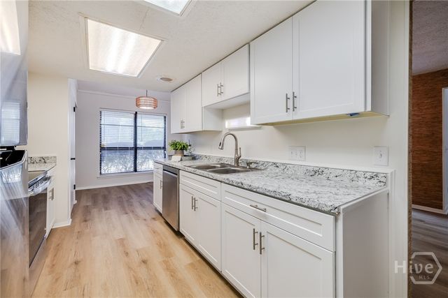 459 Mall Boulevard 122, Savannah, GA 31406