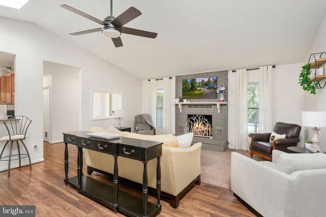 319 BIRCHSIDE CIR E, Locust Grove, VA 22508