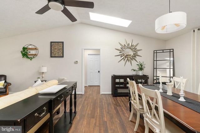 319 BIRCHSIDE CIR E, Locust Grove, VA 22508