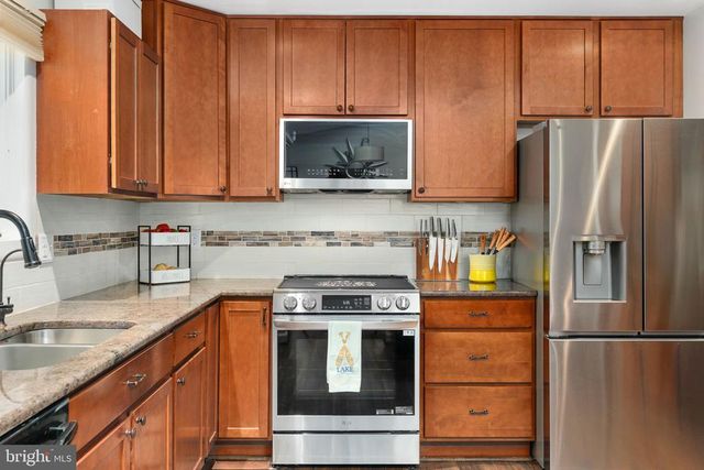 319 BIRCHSIDE CIR E, Locust Grove, VA 22508