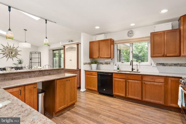 319 BIRCHSIDE CIR E, Locust Grove, VA 22508