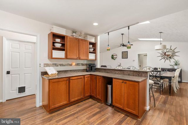 319 BIRCHSIDE CIR E, Locust Grove, VA 22508
