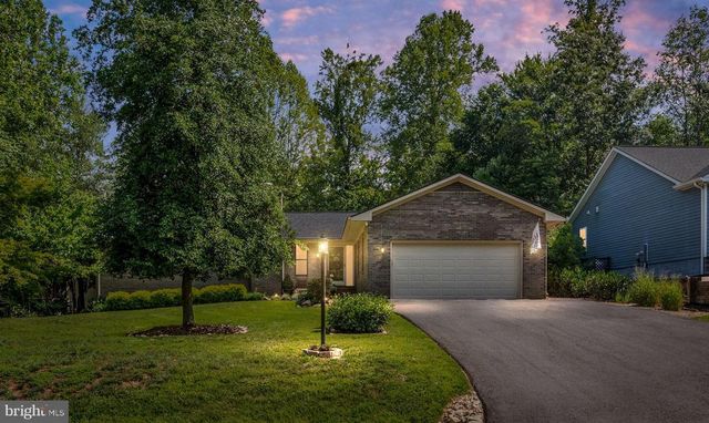 319 BIRCHSIDE CIR E, Locust Grove, VA 22508