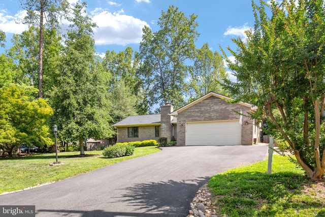 319 BIRCHSIDE CIR E, Locust Grove, VA 22508
