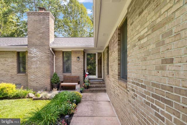 319 BIRCHSIDE CIR E, Locust Grove, VA 22508