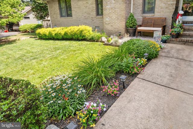 319 BIRCHSIDE CIR E, Locust Grove, VA 22508