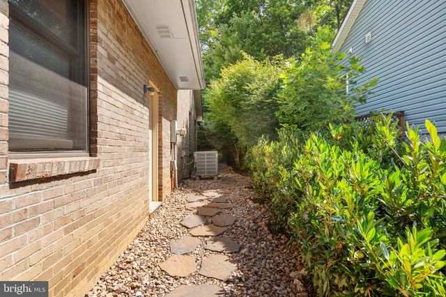 319 BIRCHSIDE CIR E, Locust Grove, VA 22508