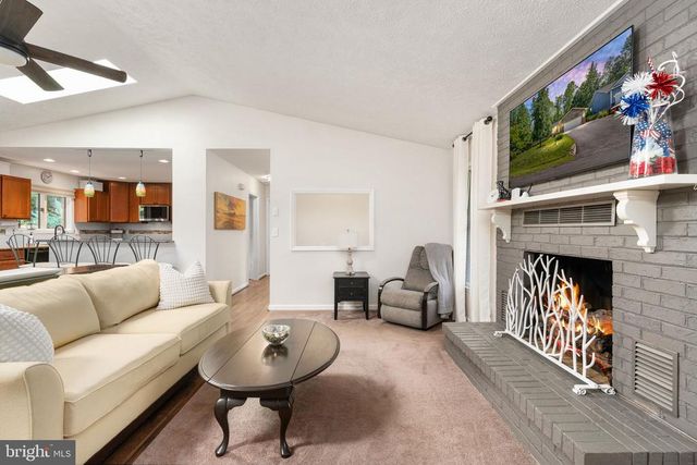 319 BIRCHSIDE CIR E, Locust Grove, VA 22508