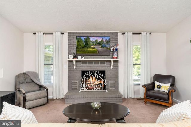 319 BIRCHSIDE CIR E, Locust Grove, VA 22508