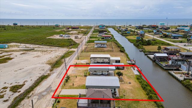 1113 Paisley Street, Gilchrist, TX 77617