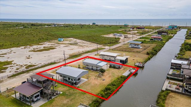 1113 Paisley Street, Gilchrist, TX 77617