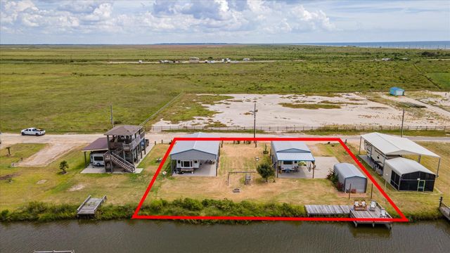 1113 Paisley Street, Gilchrist, TX 77617