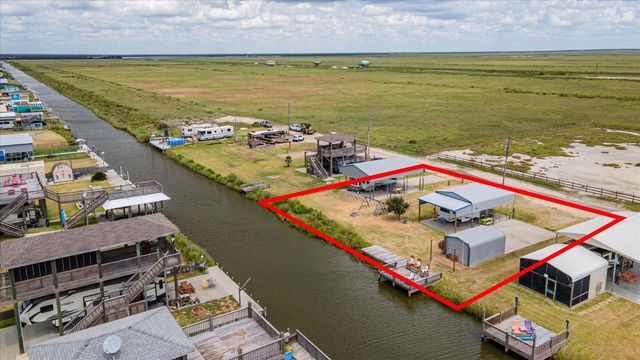 1113 Paisley Street, Gilchrist, TX 77617