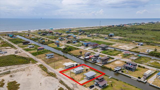1113 Paisley Street, Gilchrist, TX 77617