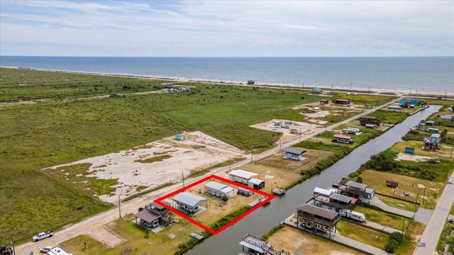 1113 Paisley Street, Gilchrist, TX 77617