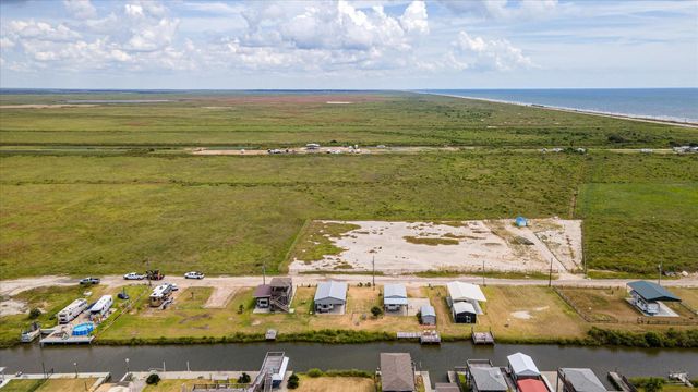 1113 Paisley Street, Gilchrist, TX 77617