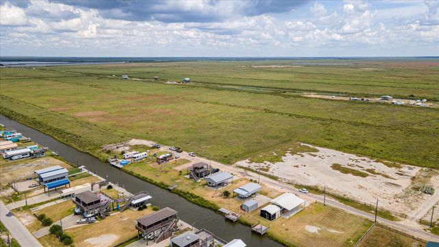 1113 Paisley Street, Gilchrist, TX 77617