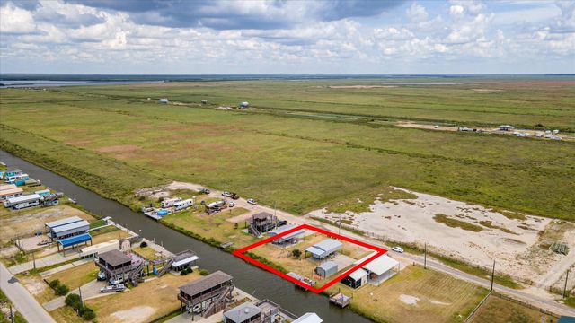 1113 Paisley Street, Gilchrist, TX 77617