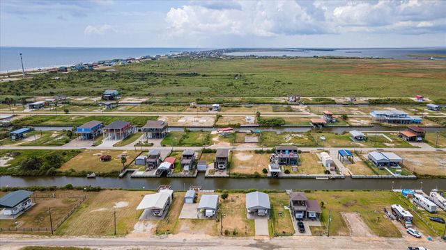 1113 Paisley Street, Gilchrist, TX 77617