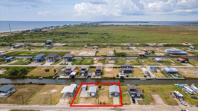 1113 Paisley Street, Gilchrist, TX 77617
