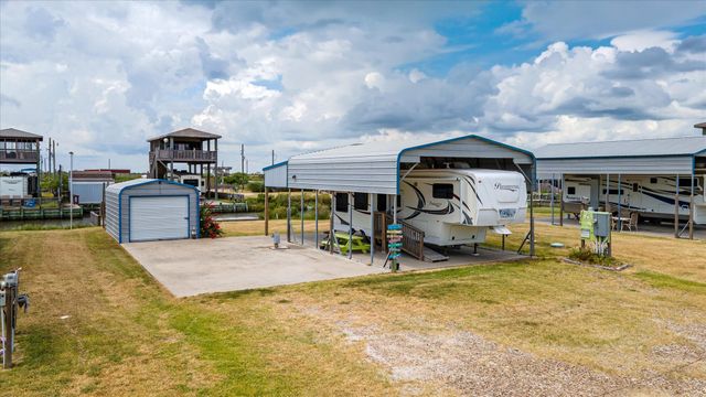 1113 Paisley Street, Gilchrist, TX 77617