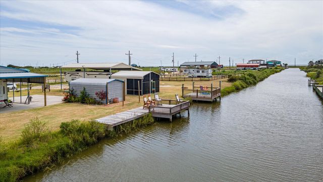 1113 Paisley Street, Gilchrist, TX 77617
