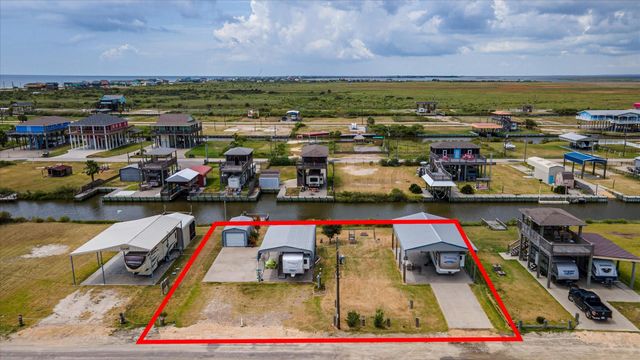 1113 Paisley Street, Gilchrist, TX 77617