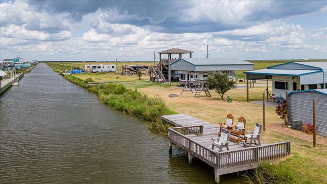 1113 Paisley Street, Gilchrist, TX 77617