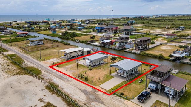 1113 Paisley Street, Gilchrist, TX 77617