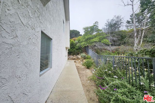 2251 Maurice Avenue, La Crescenta, CA 91214
