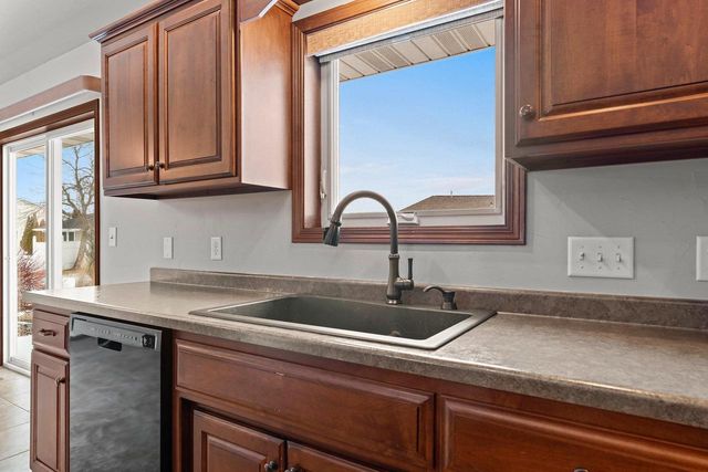 1728 BALLINAMORE PLACE, De Pere, WI 54115