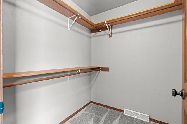 1728 BALLINAMORE PLACE, De Pere, WI 54115