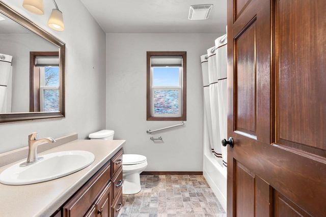 1728 BALLINAMORE PLACE, De Pere, WI 54115