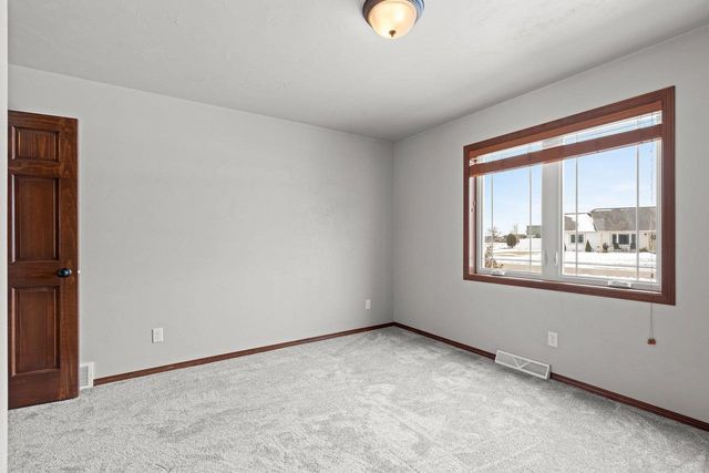 1728 BALLINAMORE PLACE, De Pere, WI 54115