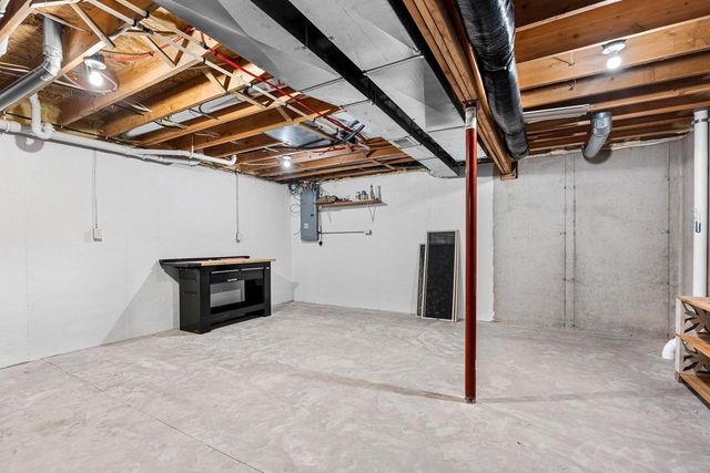 1728 BALLINAMORE PLACE, De Pere, WI 54115