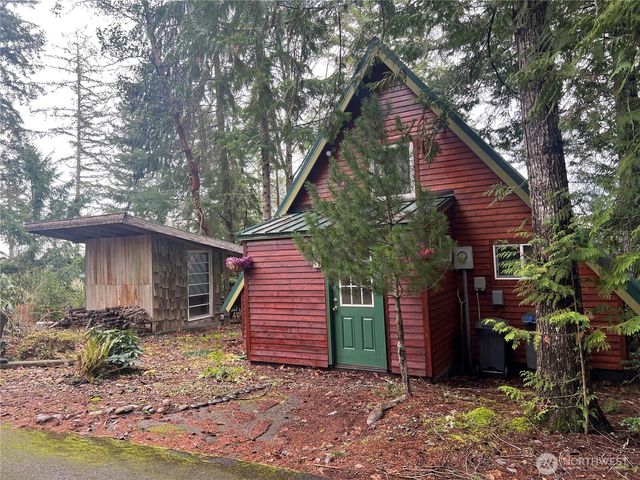 41 N Diamondhead Drive, Lilliwaup, WA 98555
