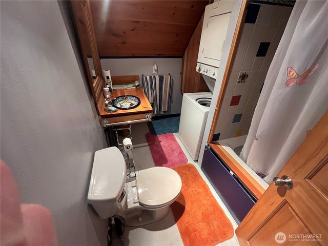 41 N Diamondhead Drive, Lilliwaup, WA 98555