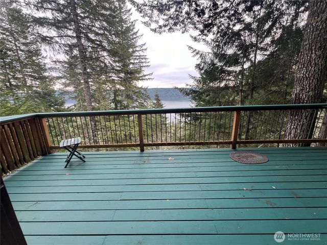 41 N Diamondhead Drive, Lilliwaup, WA 98555