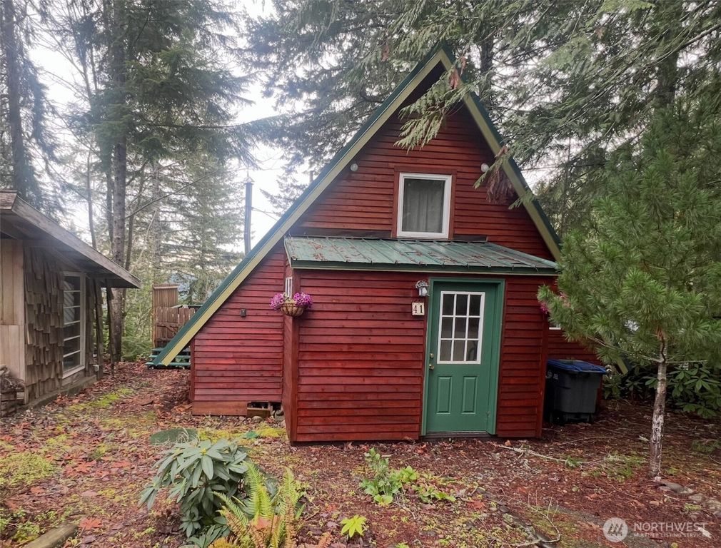 41 N Diamondhead Drive, Lilliwaup, WA 98555