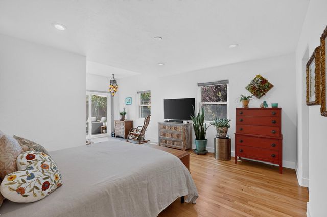 328 Fontana Place NE, Albuquerque, NM 87108