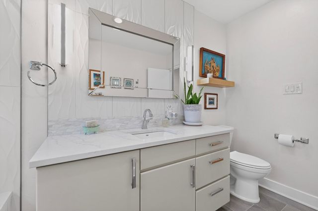 328 Fontana Place NE, Albuquerque, NM 87108
