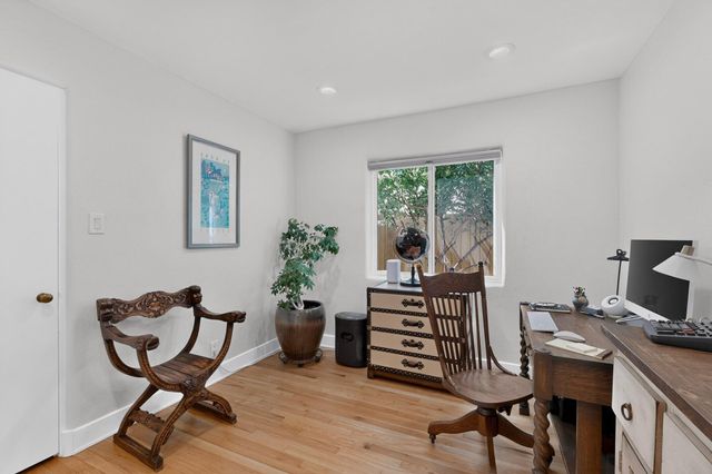 328 Fontana Place NE, Albuquerque, NM 87108