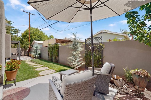 328 Fontana Place NE, Albuquerque, NM 87108