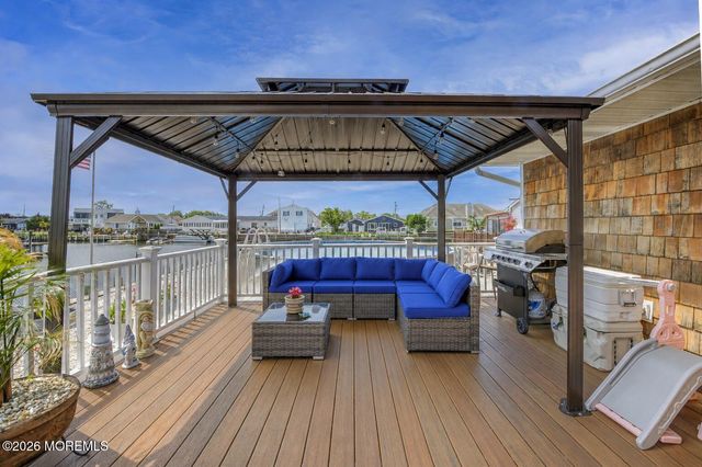 1005 Painter Pt Point, Lanoka Harbor, NJ 08734