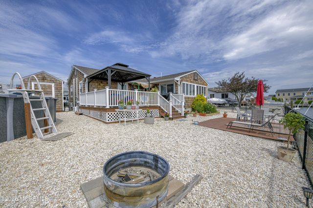 1005 Painter Pt Point, Lanoka Harbor, NJ 08734
