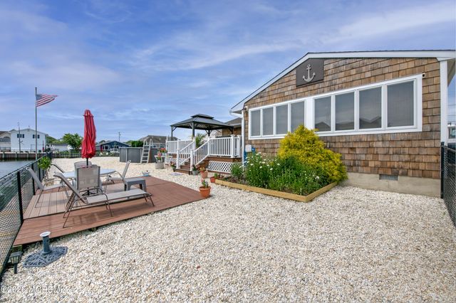 1005 Painter Pt Point, Lanoka Harbor, NJ 08734