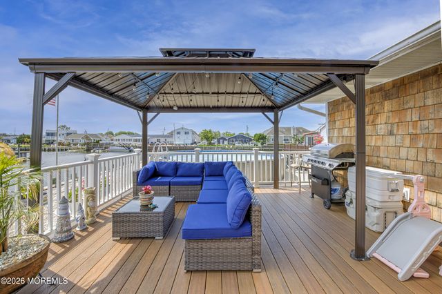 1005 Painter Pt Point, Lanoka Harbor, NJ 08734